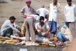 73. Crematie langs de Ganges, Varanasi.JPG
